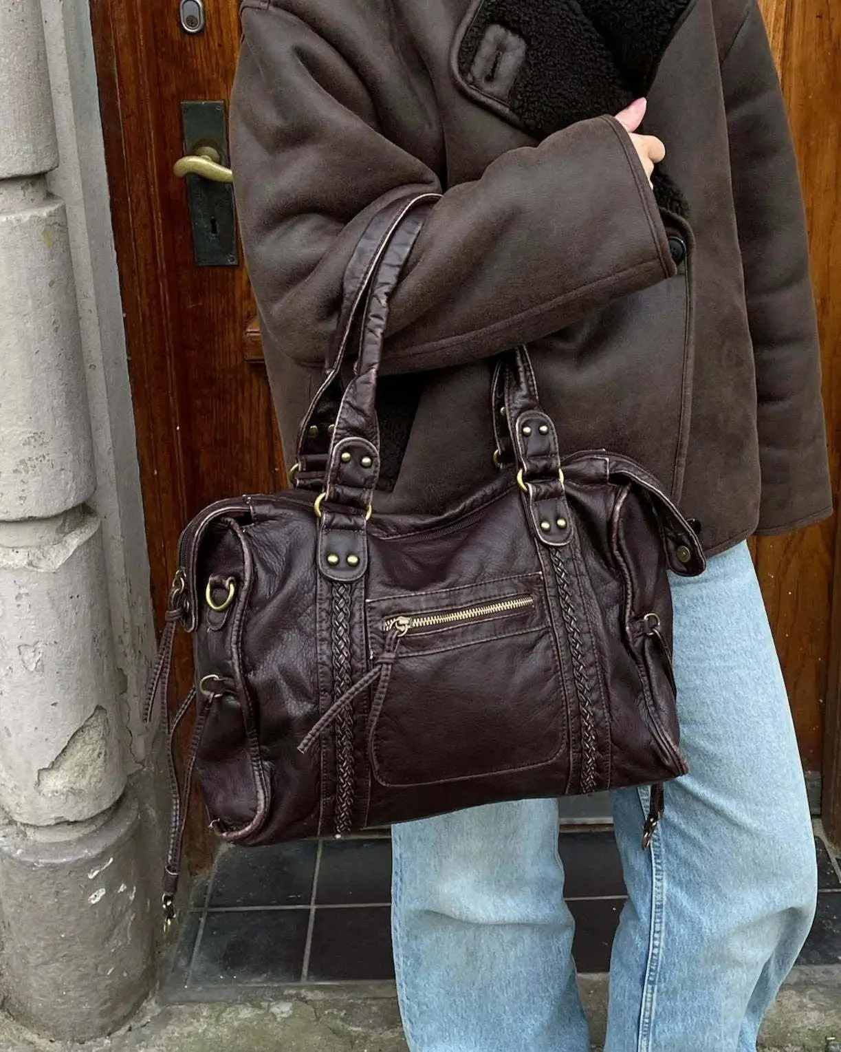 Borsa a Spalla Donna Nera in similpelle Lavata Vintage - Bauletto Capiente con Borchie